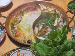 -洱火云南酸菜牛肉火锅(石景山当代商城店)