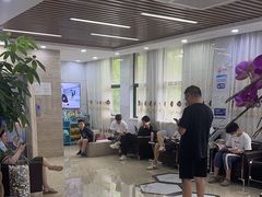 -茂菊口腔连锁(浦东南路店)