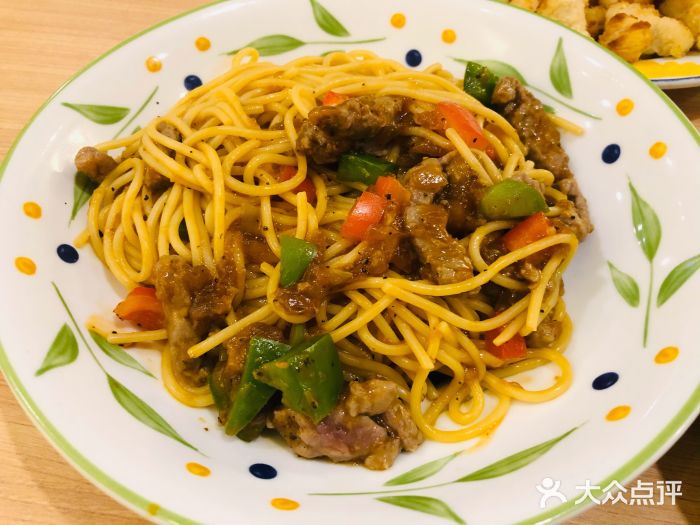 黑椒牛柳丝意粉