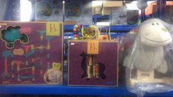 -逝水玩具折扣店