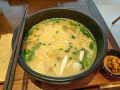 -银米·云南传统过桥米线(双廊黑金冠店)