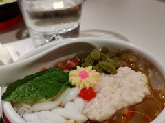 醪糟杏仁冰粉-麻六记(新天地店)