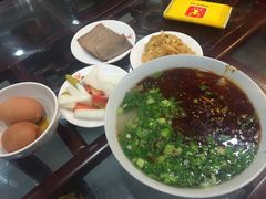 -牛一嘴·兰州牛肉面·大盘鸡(财富中心店)