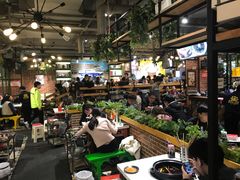 大堂-钢管厂歆瑞源油卤串串香(春熙路太古里店)