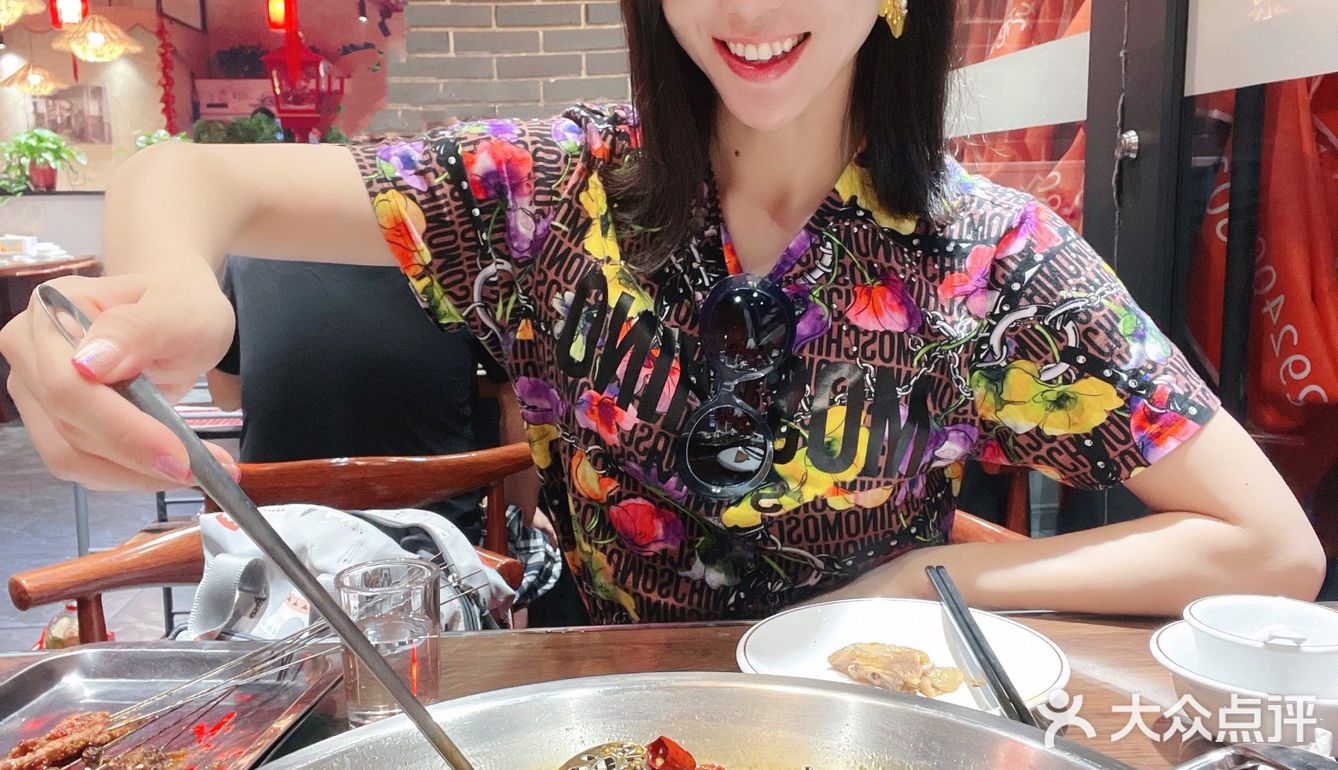 咸阳最好吃的麻辣鱼，冰粉也太赞了[调皮]