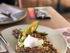 牛油果吐司-BOR Eatery(安福路店)