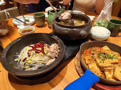 -云海肴·汽锅鸡·云南菜(天山百盛优客店)