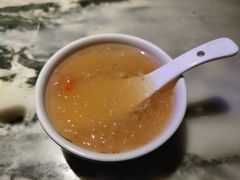 银耳炖雪梨-绿茶餐厅(昆明世纪金源店)