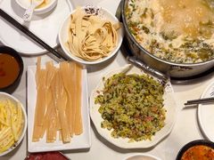 -德林酸菜鱼火锅(南丹店)