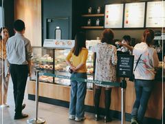 -星巴克臻选(莘庄仲盛店)
