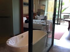 -三亚湾海居铂尔曼度假酒店