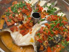 -鱼鲜饭香·招牌汽锅剁椒鱼头王