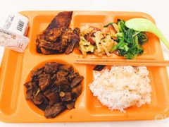 -同济大学本部学苑饮食广场