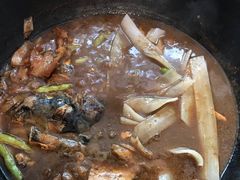 柴锅炖水库鱼-姥家大锅台水库渔家