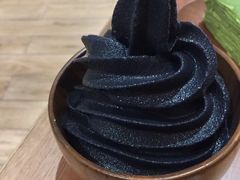 竹炭芝麻冰淇凌-泰居酒屋日式料理烧肉