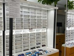 -视野联行眼镜•蔡司•依视路(温江店)