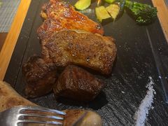 -卡普里披萨·牛扒·下午茶