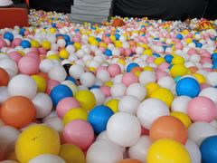 -反弹空间蹦床主题乐园