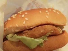 麦香鸡汉堡-麦当劳(龙洞店)