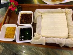 原浆石磨豆腐-刘姐啤酒鱼民族演艺餐厅(西街总店)