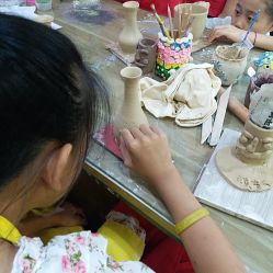 -泥娃娃DIY陶吧(易生活购物公园店)