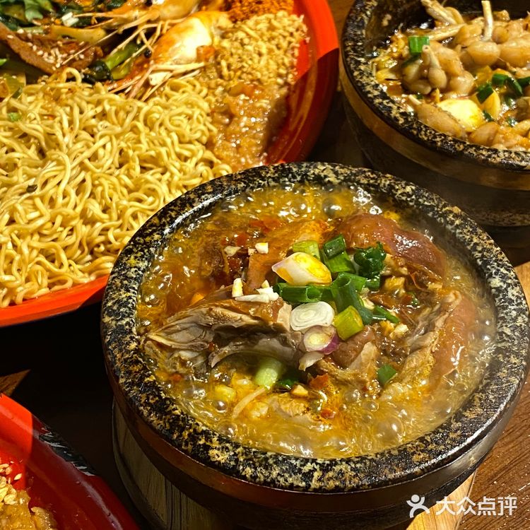 跺脚求你们去吃这个麻辣烫、干拌好吃到哭[流泪]