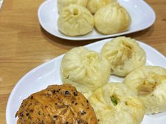 咸蛋黄超人包-老陶包子铺(南大西南村店)