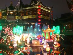灯会掩映中的湖心亭-豫园湖心亭茶楼