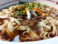 -呷佬·长沙手工米粉(金沙江路店)