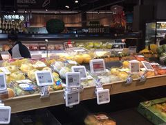面包甜点陈列柜-盒马鲜生(岭南新世界店)