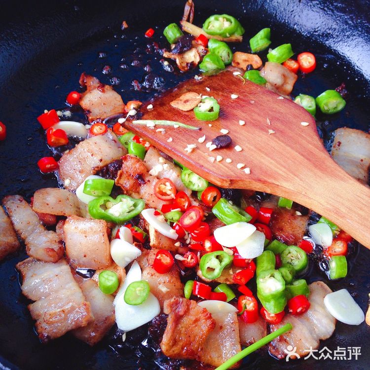 菜花怎么做才好吃？教你最简单的做法，香辣过瘾，开胃下饭又解馋