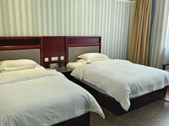-迈豪国际酒店-百老汇旋转西餐厅