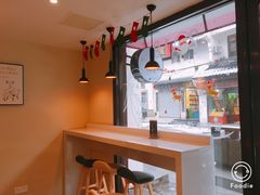 -汉庭(南京上海路地铁站店)