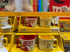 -m豆巧克力世界(上海世茂广场店)