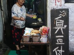 -仓桥直街臭豆腐