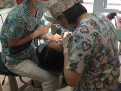 -瑞尔齿科(南京东路名人诊所)