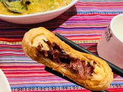 云南现烤鲜花饼-香巴拉云南餐厅(华莱坞店)