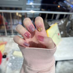 -雪奈传统美甲美睫