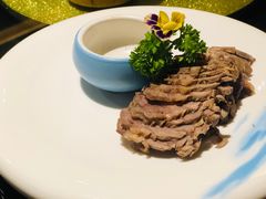 古法盐蘸牛肉-老头儿油爆虾·知味杭州(爱琴海购物中心)