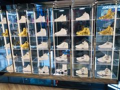 -Air Jordan(世贸天阶店)