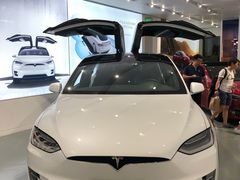 -TESLA 特斯拉(上海太古汇体验店)