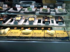 面包甜点陈列柜-猫王榴莲世家(三里屯SOHO商场店)