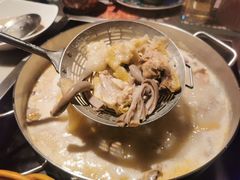 -尚尚仙·酸汤猪手·猪肚鸡火锅(华联万柳购物中心店)