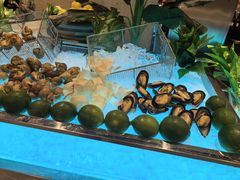 -广州万富希尔顿酒店·感趣自助餐厅·金秋蟹宴生蚝海鲜刺身