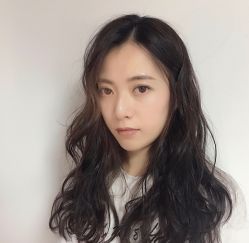 -UN·SAKA 右嗯造型
