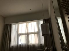 -桔子酒店(深圳东门湖贝地铁站店)