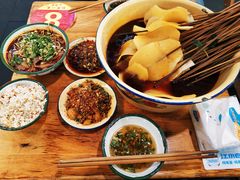 -拈签一笑黄牛肉辣卤串串