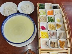 -香麒园·过桥米线·南湖雅宴