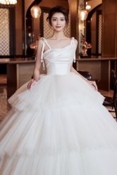 -艾米丽婚纱礼服