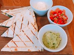 -ROAST coffee & eatery